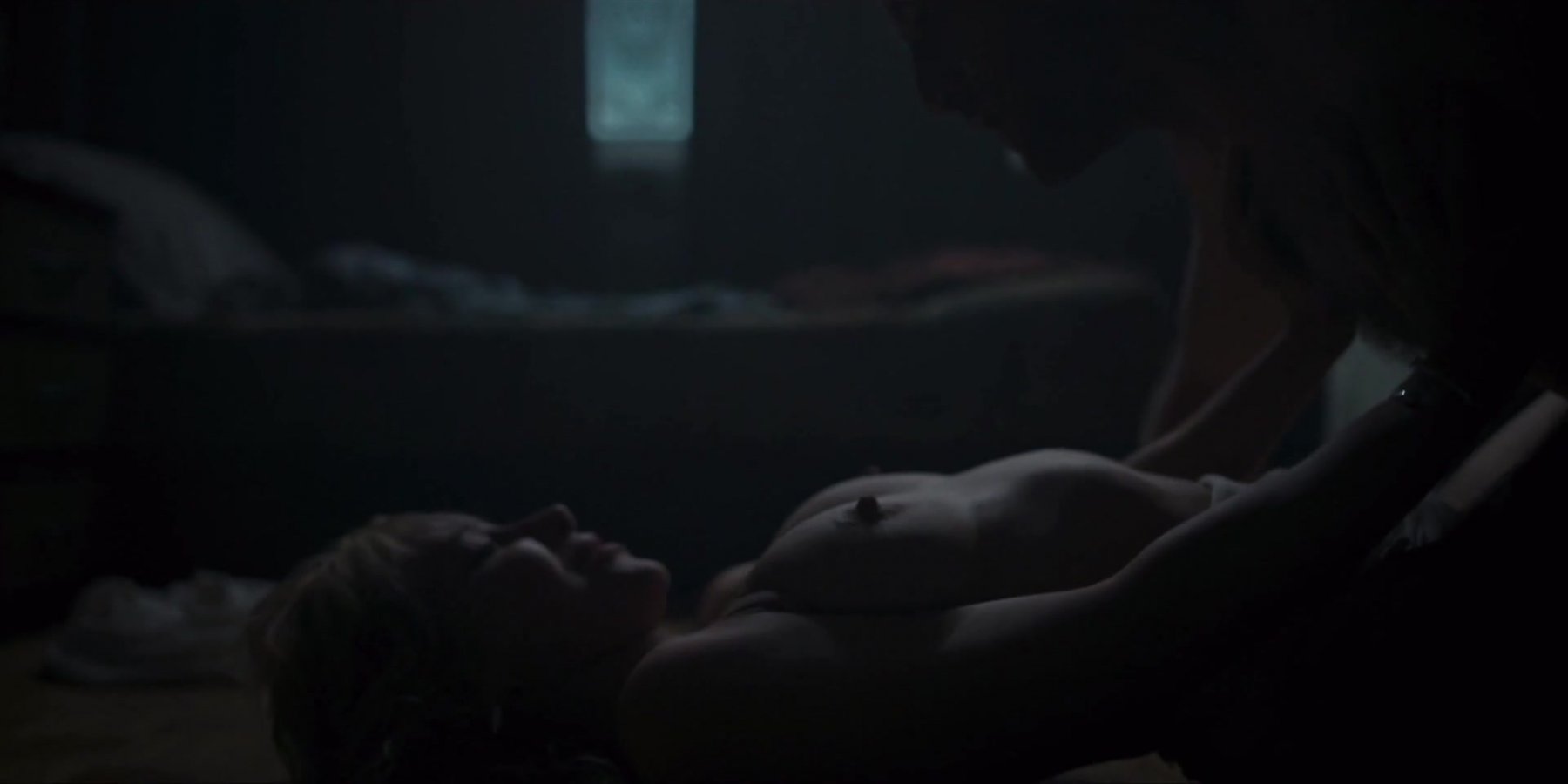 Голая Катажина Варнке - Rzeczy niezbedne (2024)