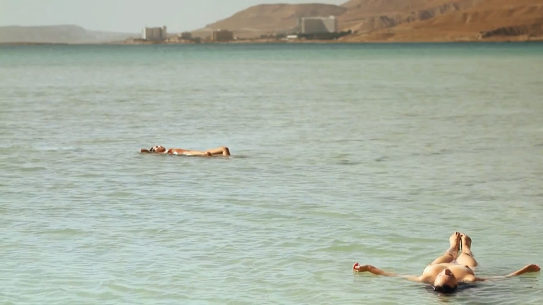 Сексуальная Элинор Нечемья - Floods (Hatzafot) (2011)