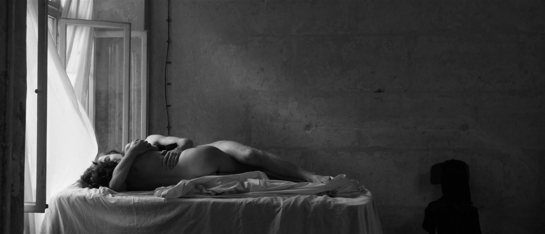 Голая Иона Якоб - Дорогой Томас ( 2021)