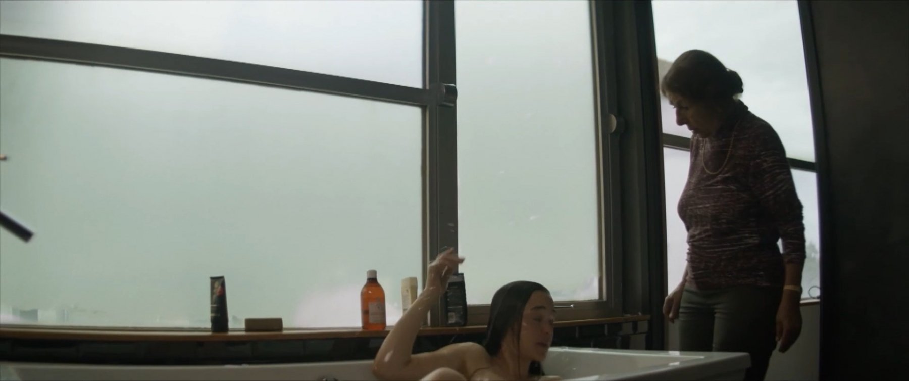 Голая Изабель Кайя - Мёртвый сезон 1 сезон 4 серия (2022)