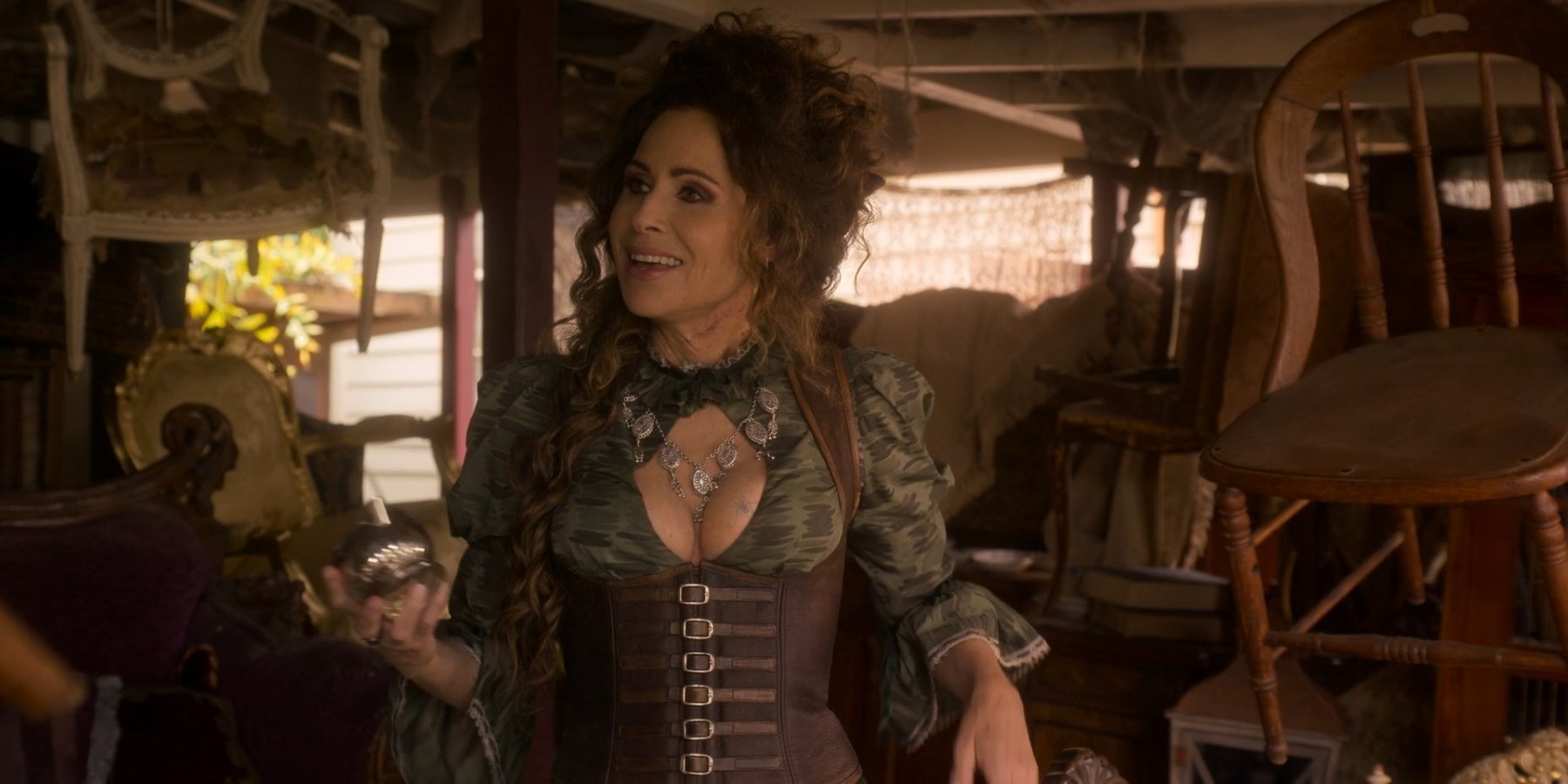 Сексуальная Минни Драйвер - Наш флаг означает Смерть 2 сезон 4 серия (2023)