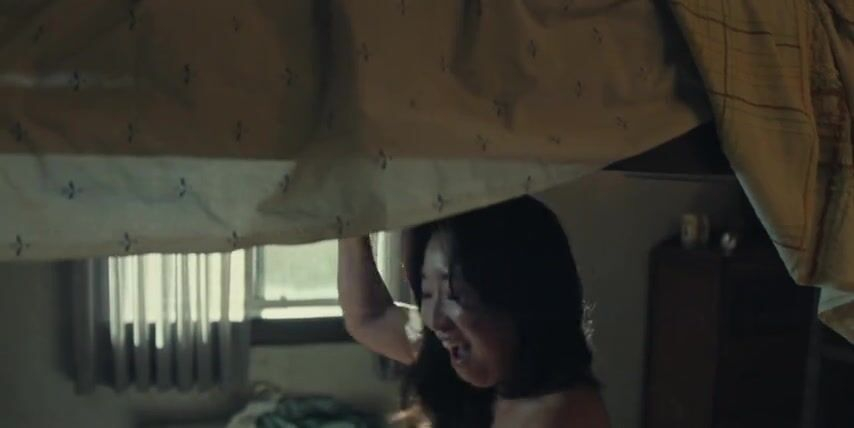 Сексуальная Сандра О - Сочувствующий 1 сезон 2 серия (2024)