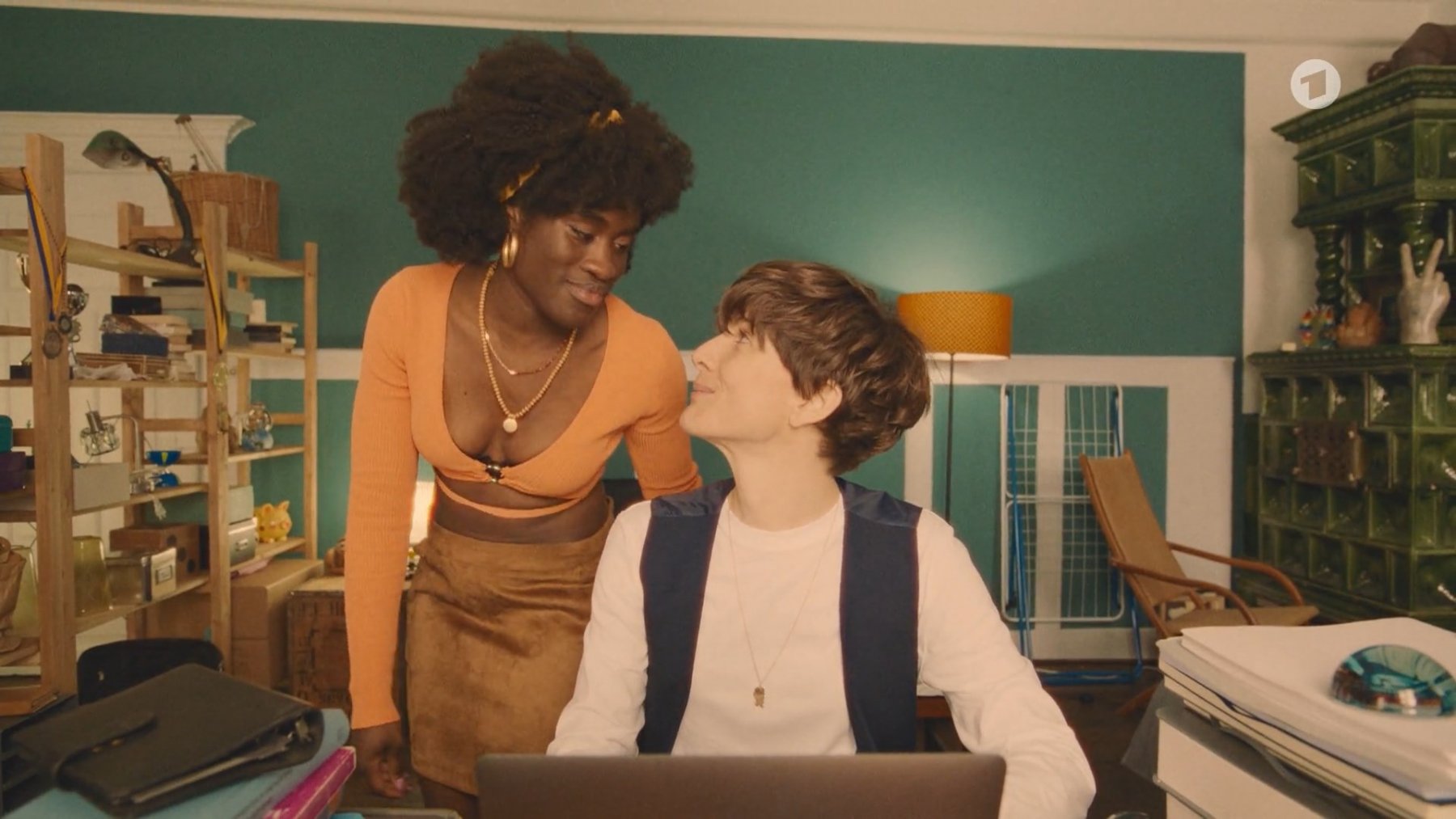 Сексуальная Айви Куайну - Familienerbe (2022)