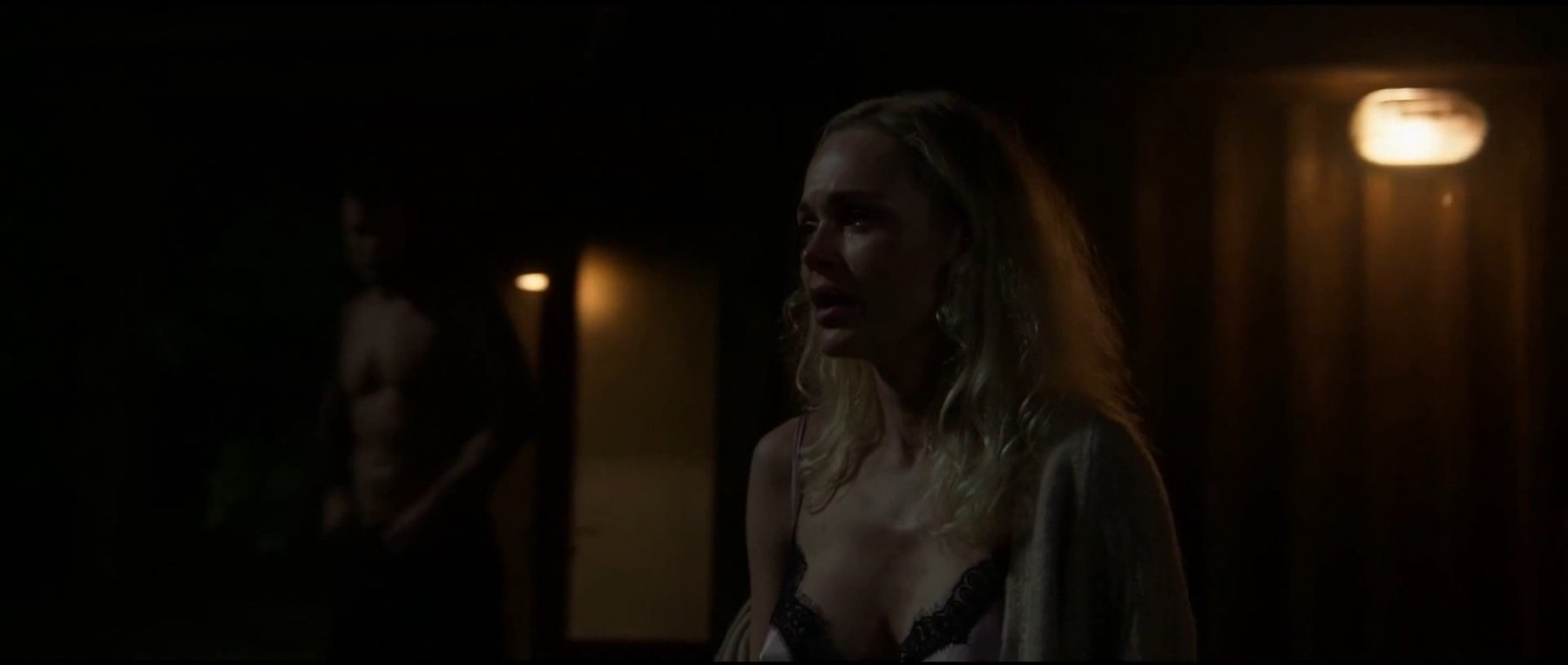 Сексуальная Ирина Кобзева - Странный дом (2023)