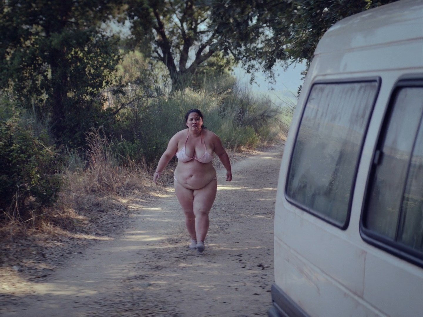 Сексуальная Лаура Галан - Свинка (2022)