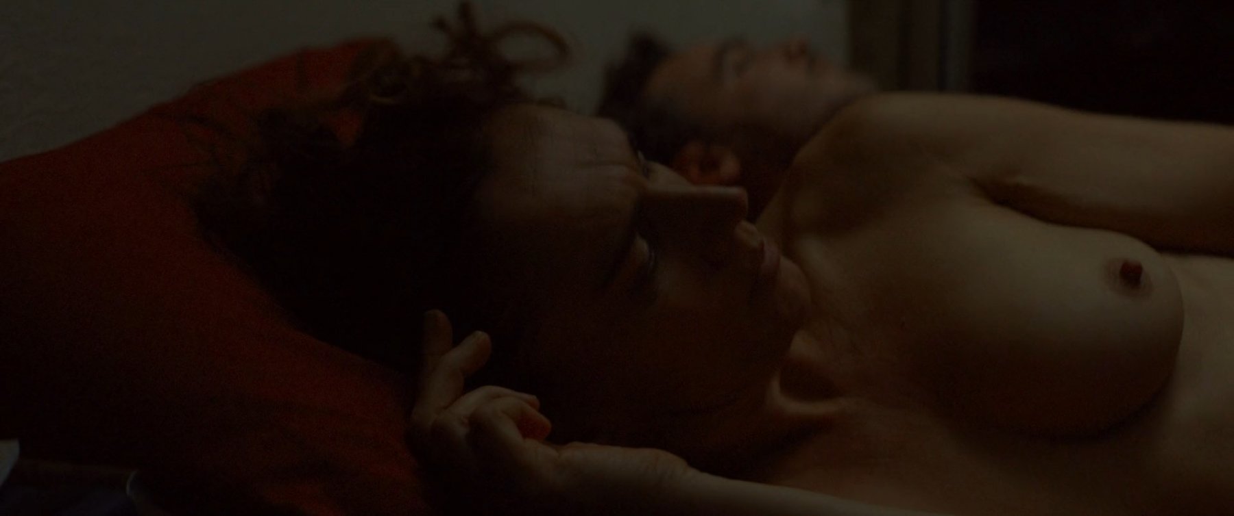 Голая Моник Хендрикс - Герой (2016)