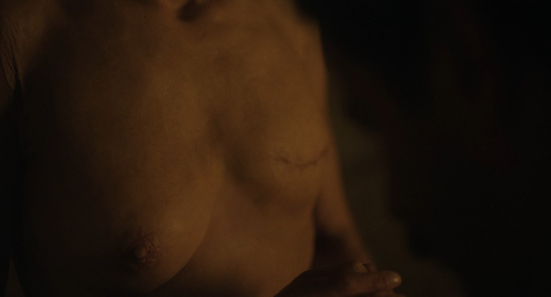 Голая Любна Азабаль - Голубой кафтан (2022)