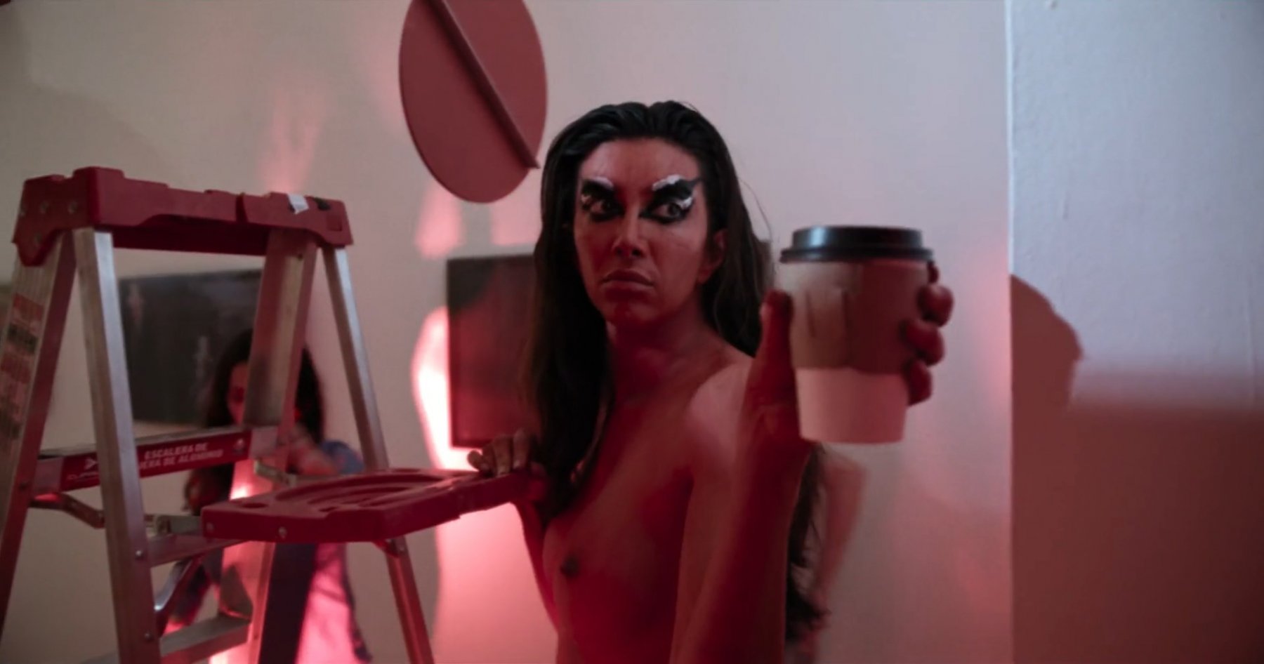 Голая Мартин Гутьеррес - Истлевший на солнце (2023)