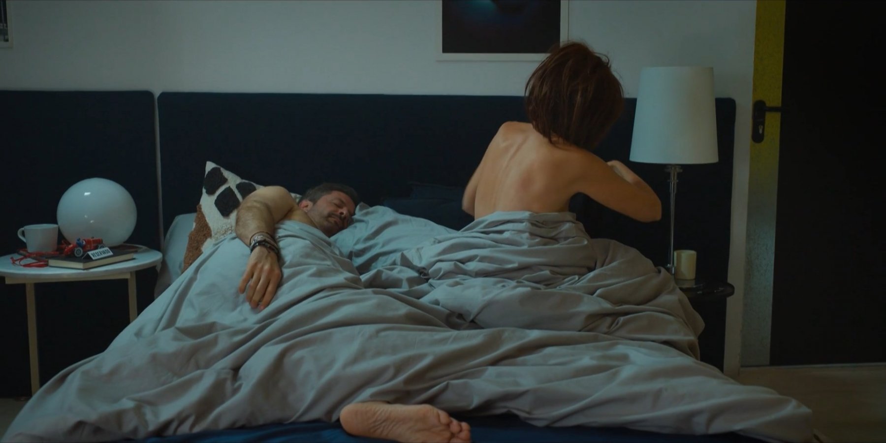 Голая Марта Гонзалез Де Ла Вега - Из Красной Шапочки в Волчицу (2023)