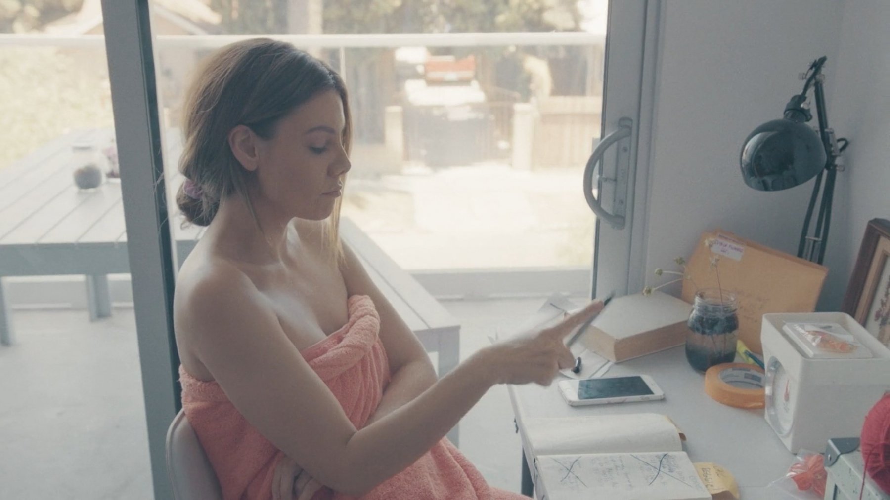 Сексуальная Ребекка Мерфи - The Florist (2021)