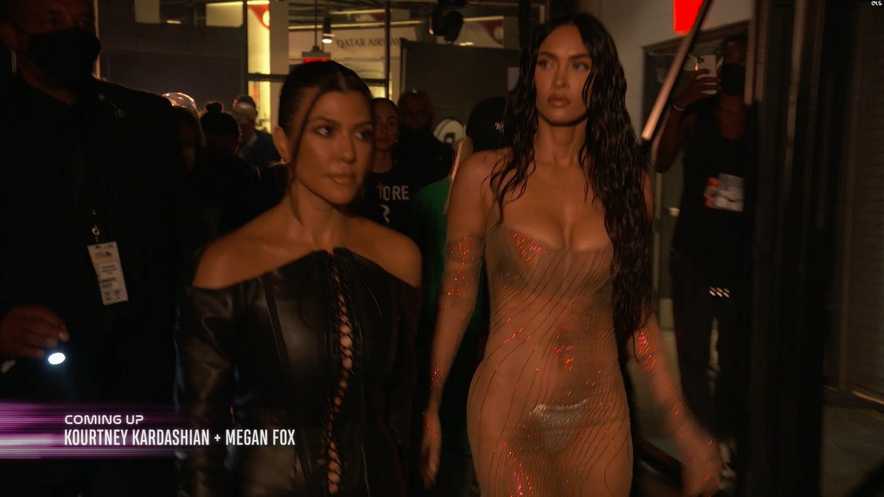 Сексуальная Меган Фокс - Церемония MTV Europe Music Awards (2021)