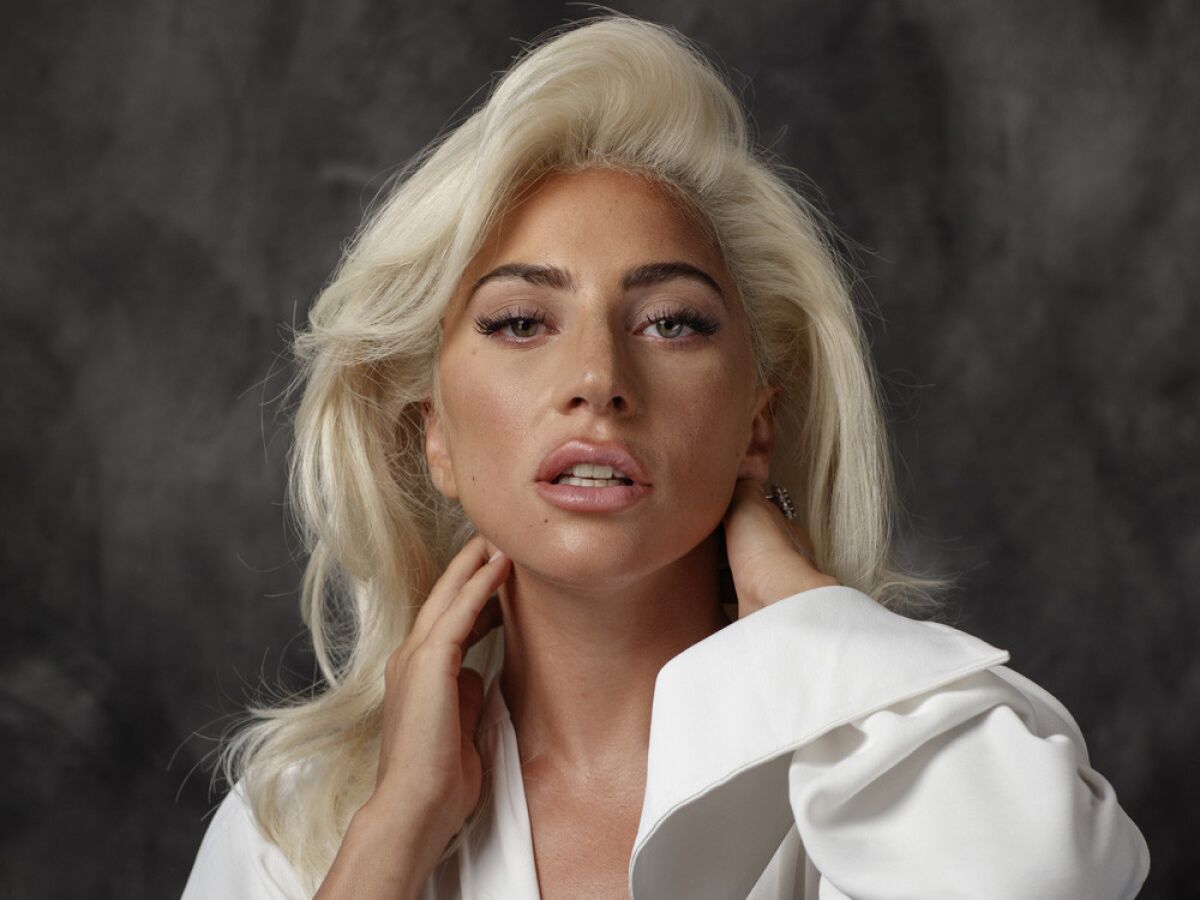 Голая Леди Гага видео — обнаженная Леди Гага в сценах из фильмов